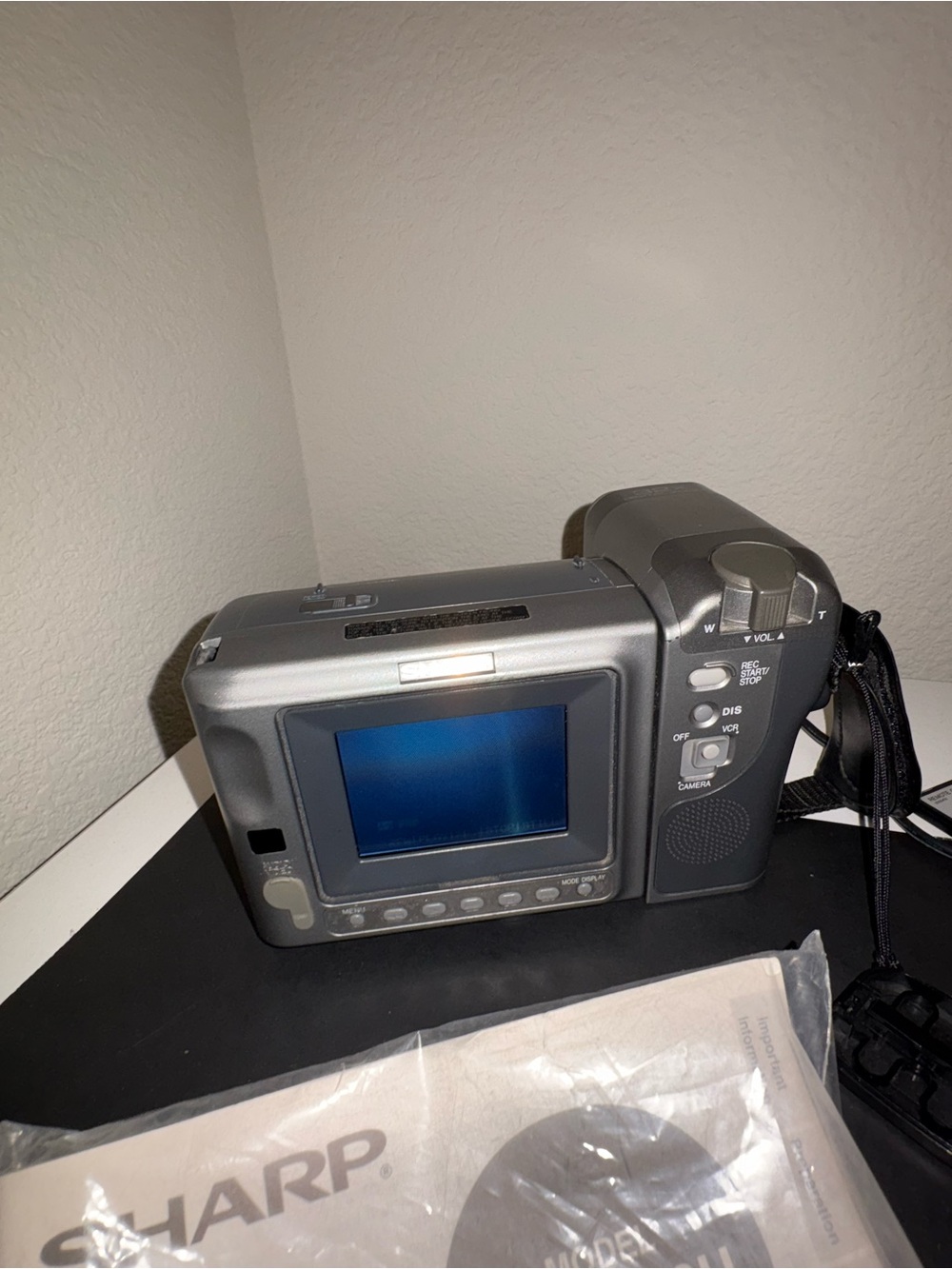 Sharp VL-E65OU - Picture 2 of 2